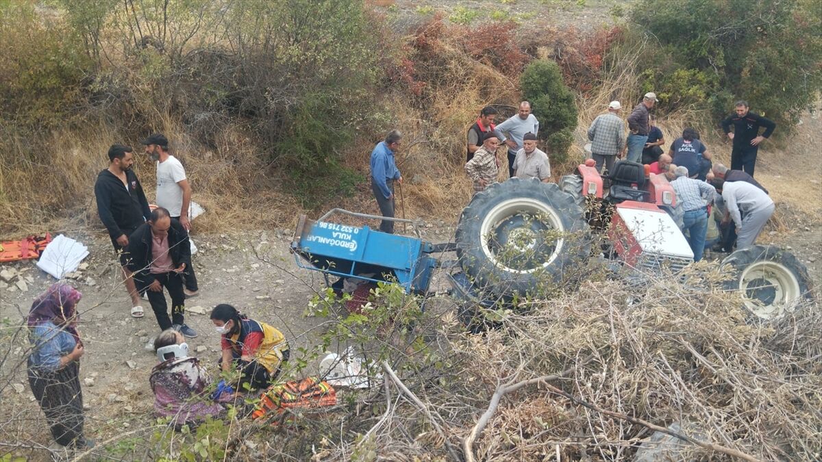 Traktör faciası: 2 ölü, biri çocuk 3 yaralı!