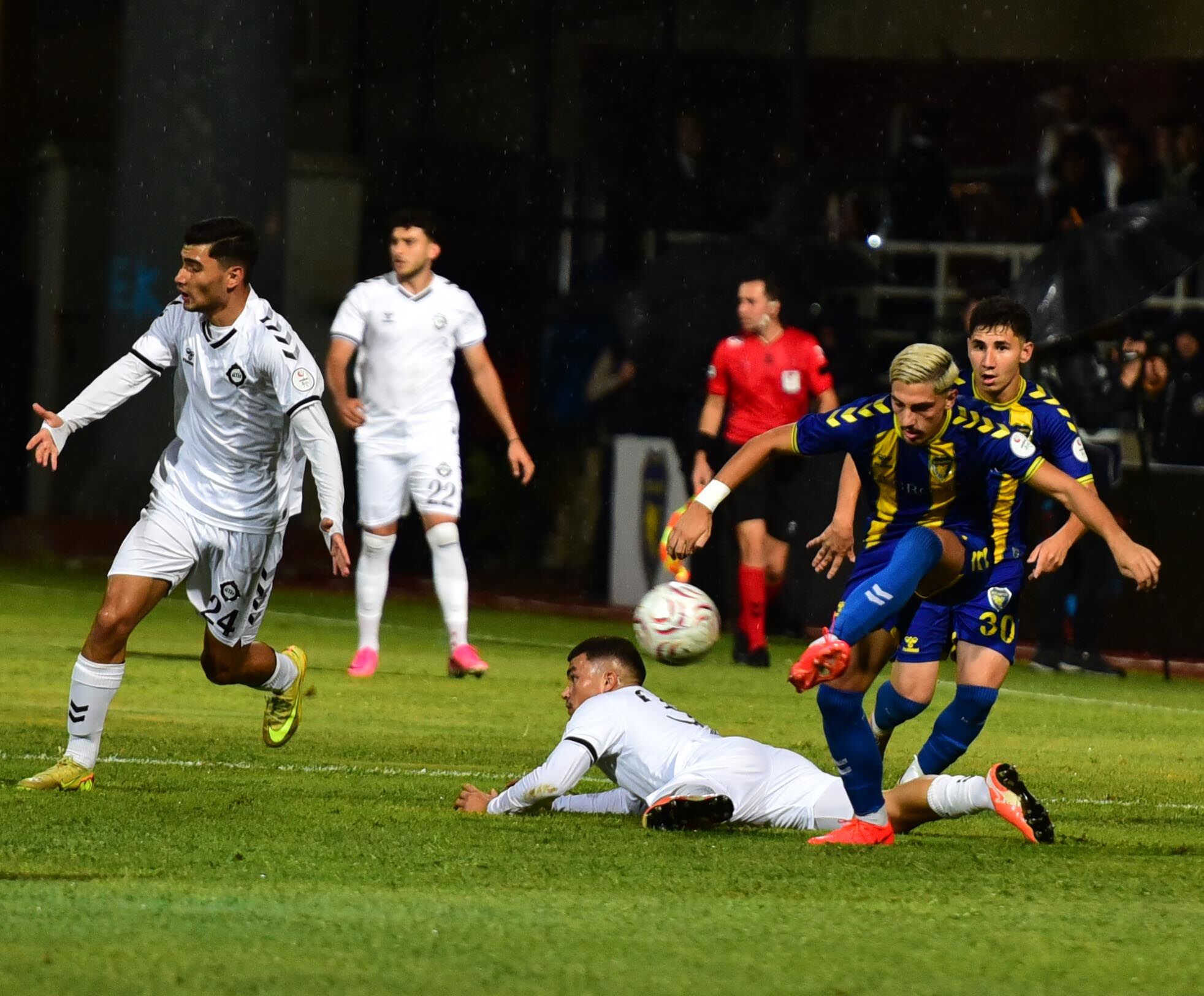 İzmir derbisinde zafer Altay'ın!