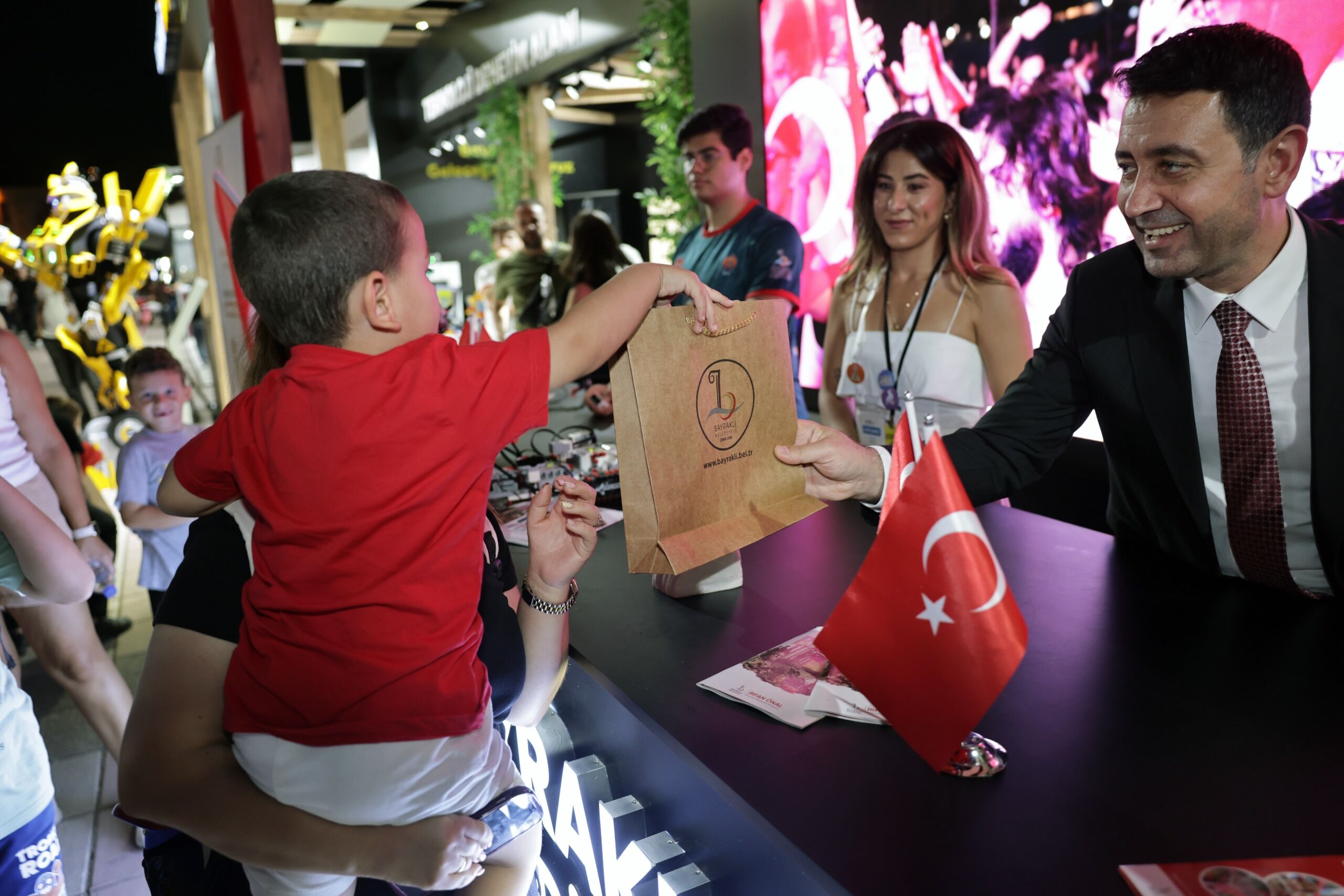 Bayraklı’nın Kültür, Sanat, Teknoloji Ve Sporu Fuarda Buluştu (2)