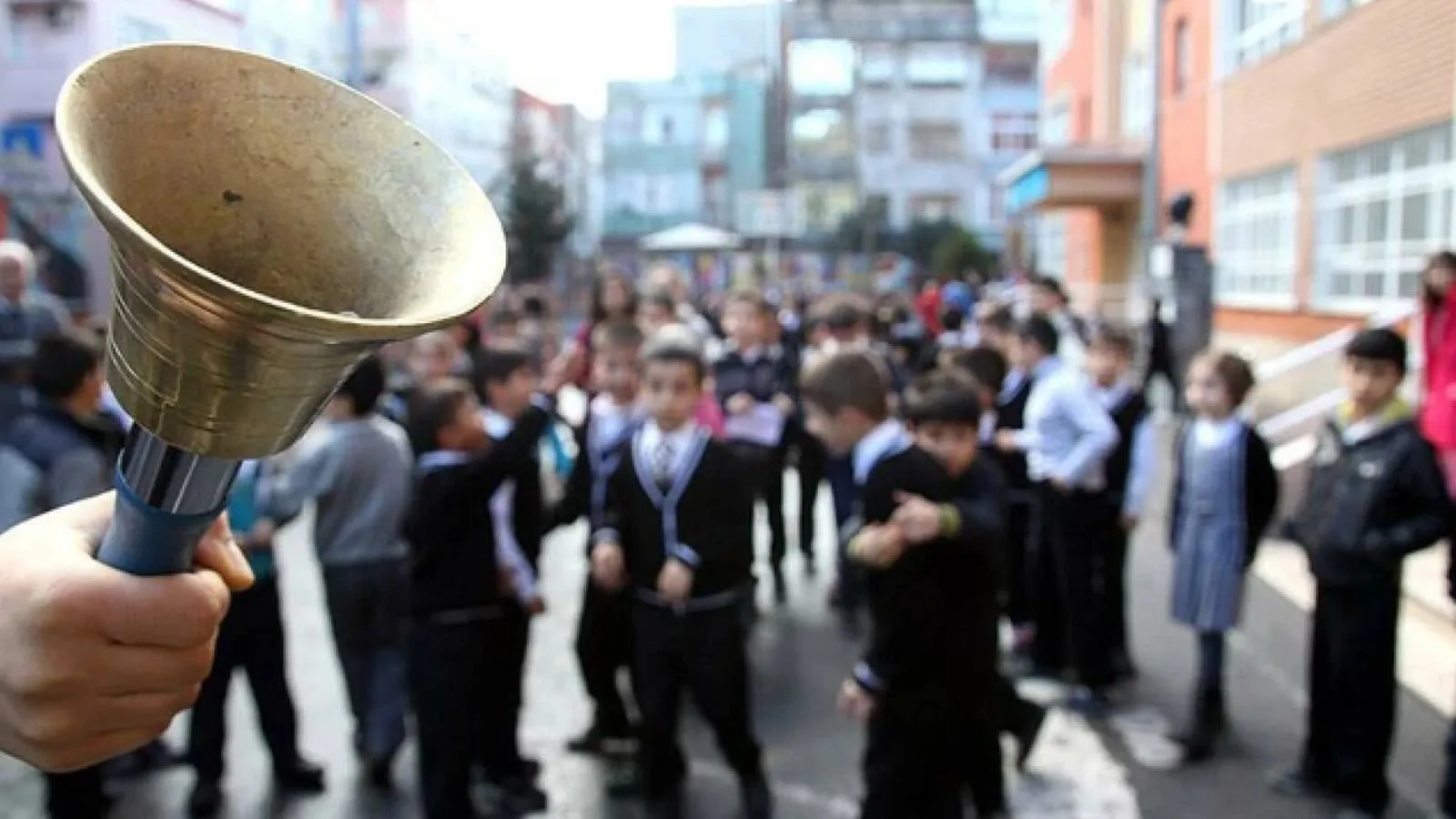 Bakan Tekin'den eğitim gündemine ilişkin açıklama: Ara tatil kalkacak mı?