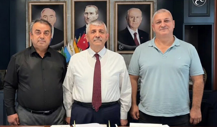 Menderes’te siyasi transfer: 2 CHP’li meclis üyesi MHP’ye geçti!