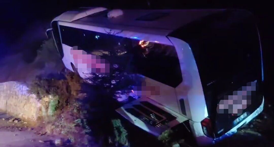 Gece yarısı can pazarı: Otobüs yoldan çıktı, 18 yaralı