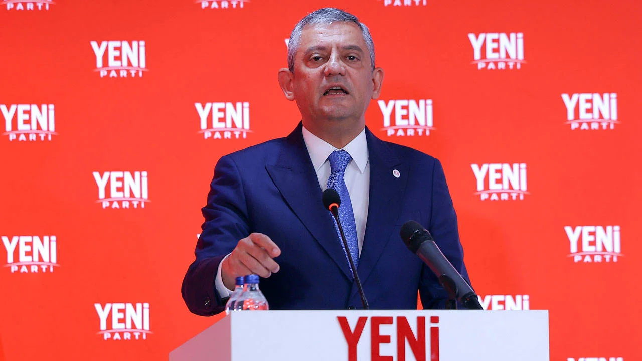 Özel'den Yavaş'a tebrik telefonu: Her türlü kararına saygılıyız