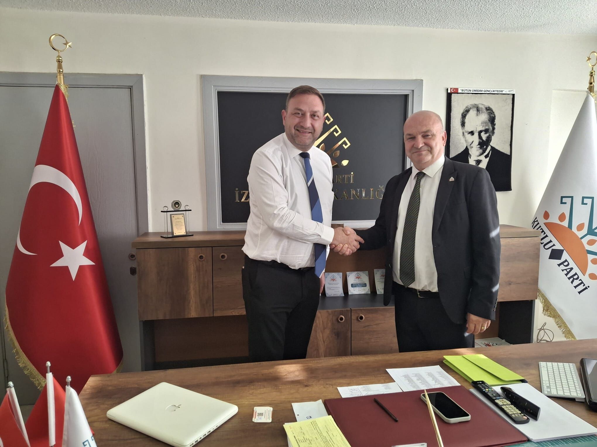 Gümrükçü'den siyasi partilere "ortak akıl ve uzlaşı" ziyaretleri