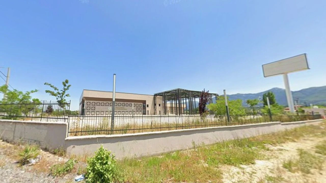 Meclis'ten oy çokluğu ile geçmişti... Üniversite gitti, belediye geldi!