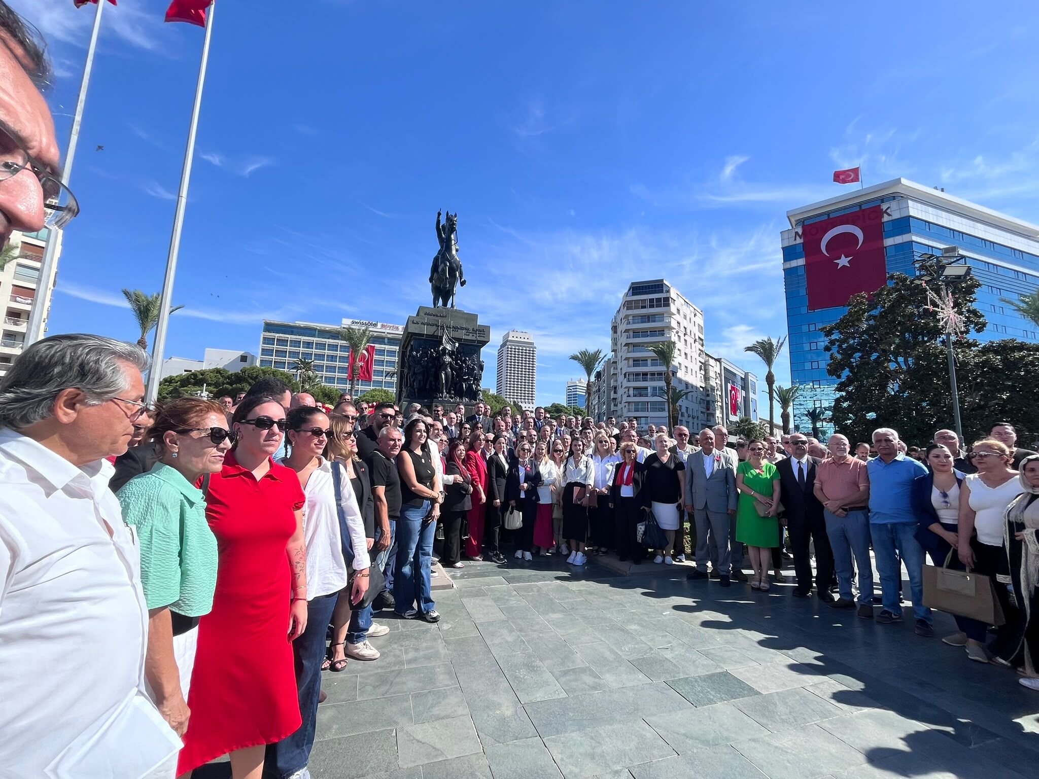 Gümrükçü alternatif törende duyurdu: CHP seçim startını verdi!