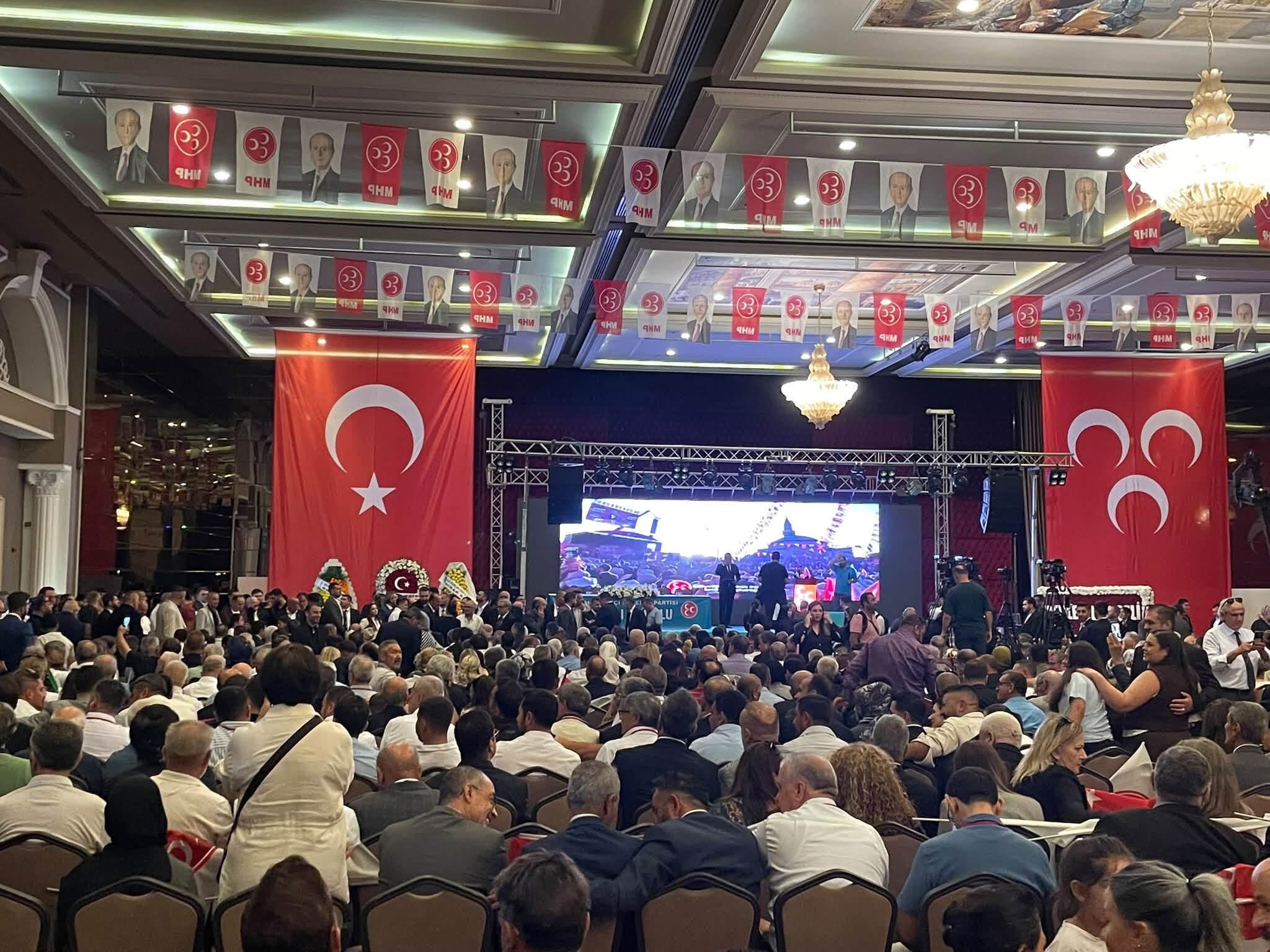 MHP İzmir'de kongre vakti: Şahin güven tazeledi