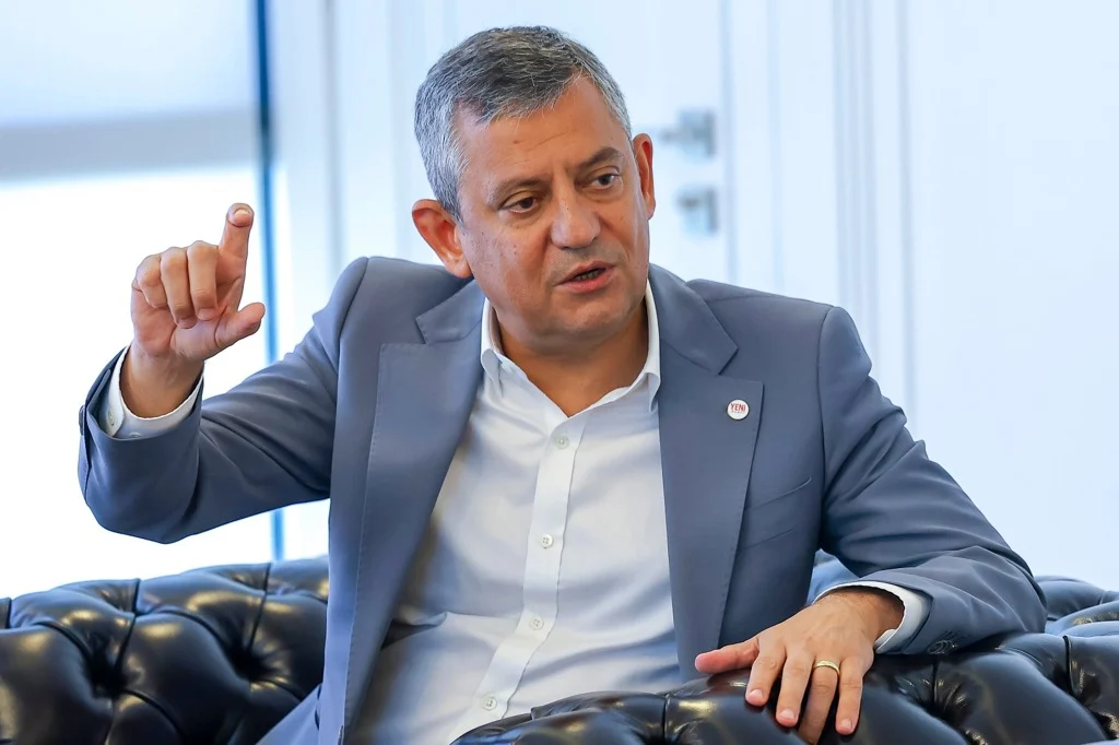Özel'den 'Menderes' yorumu: Suçüstü hali!