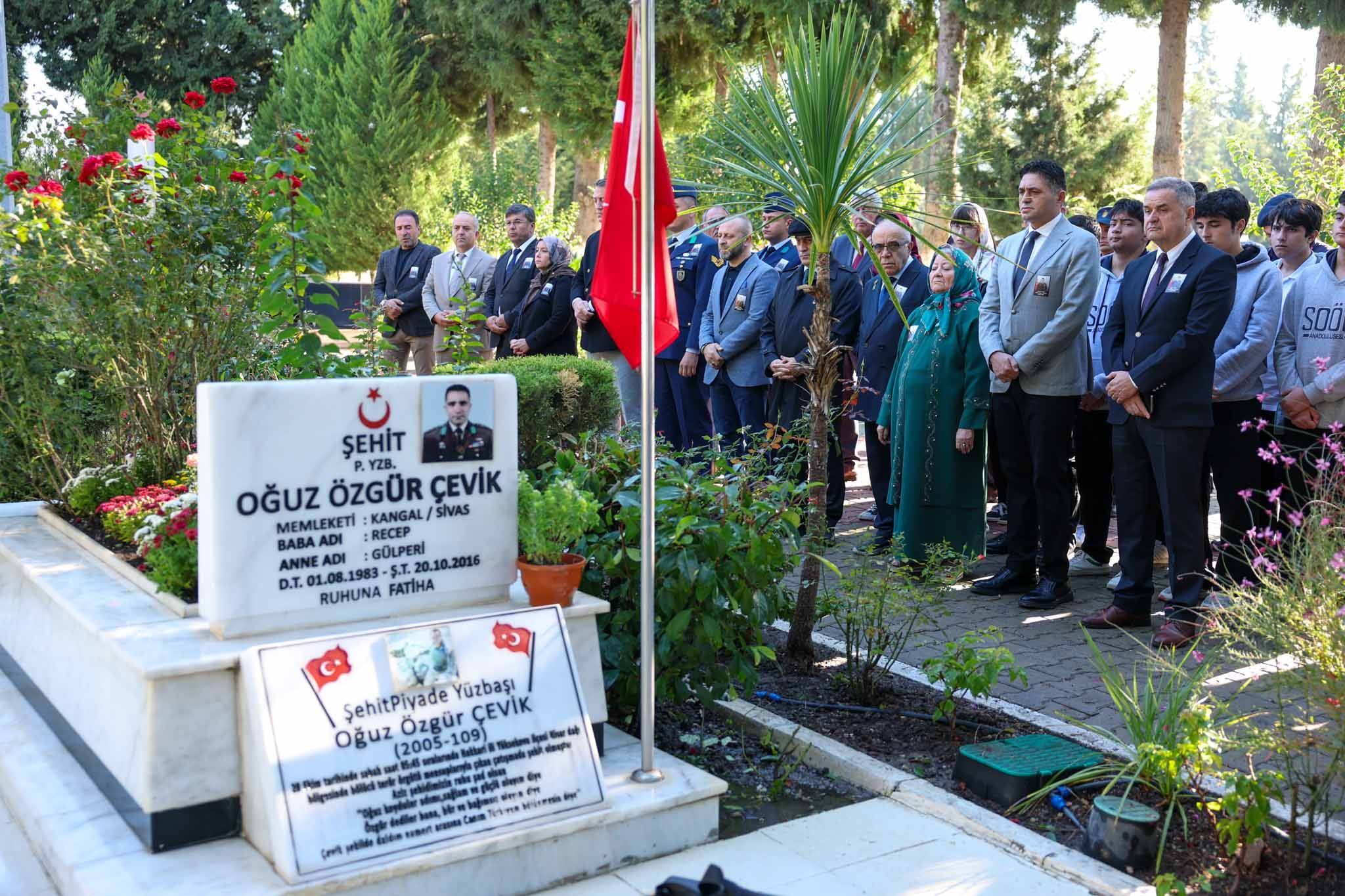Aliağa, şehidini unutmadı: Oğuz Özgür Çevik dualarla anıldı