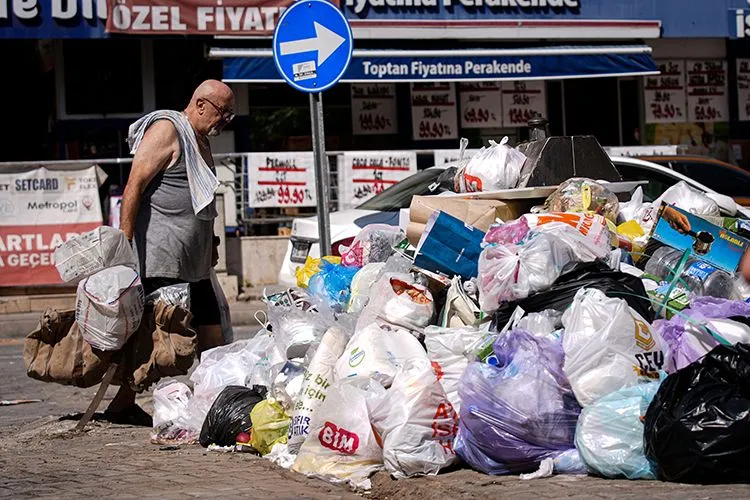 Karşıyaka Belediyesi’nden ‘çöp’ açıklaması: ‘ÇAÇA’ teslimatı gecikti!