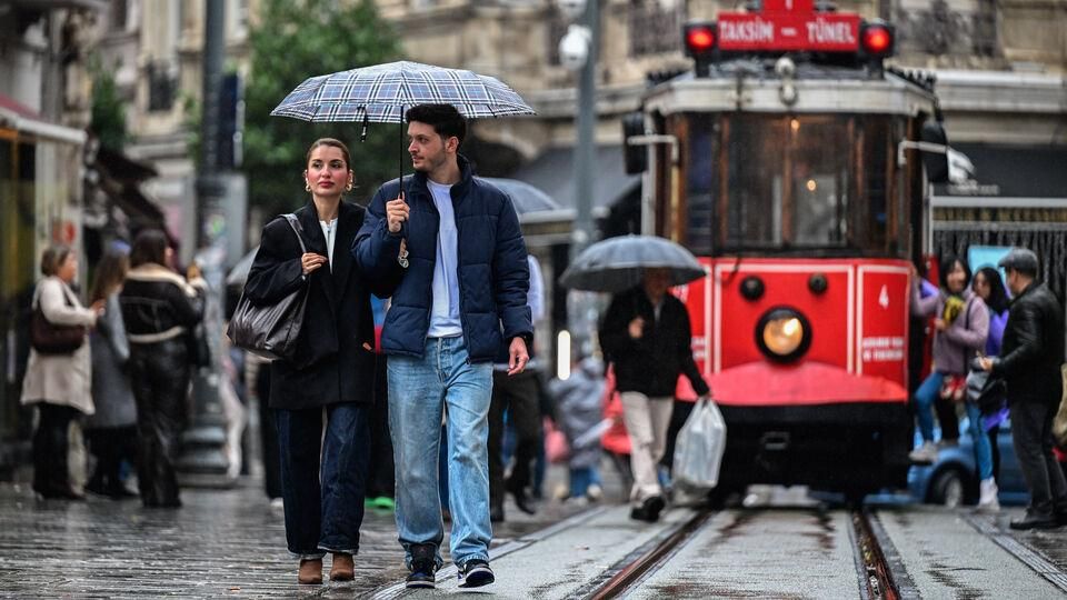 Bu bölgeler dikkat: Meteoroloji'den sağanak yağmur uyarısı!