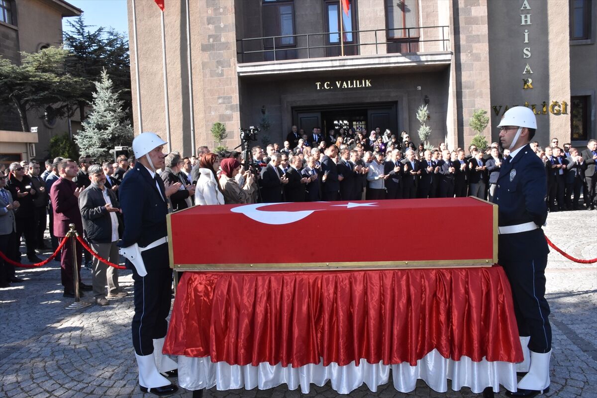 Silahla vurulmuş halde bulunmuştu... Vali yardımcı için tören!