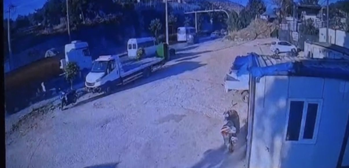 TIR ile motosiklet çarpıştı: 1 ölü!