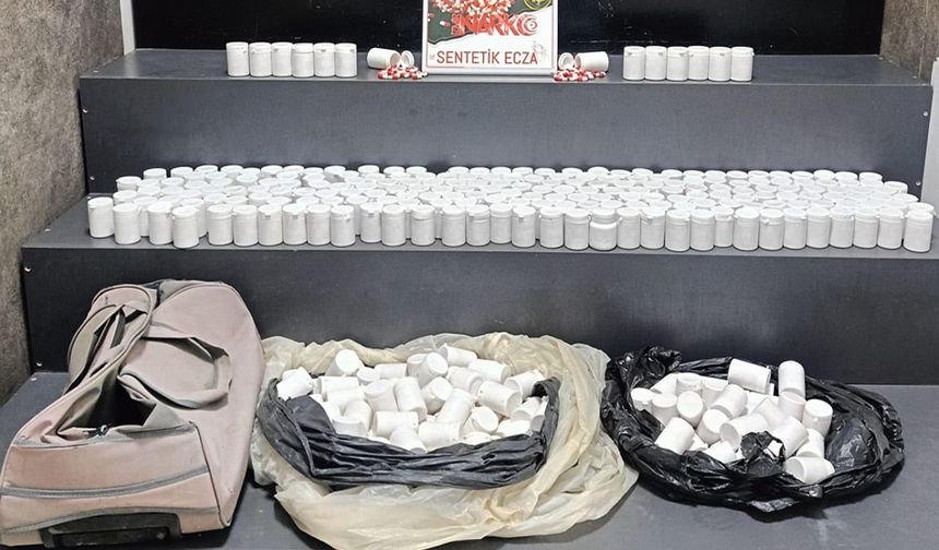 Binlerce hap ele geçirildi... İzmir'de zehir baskını!