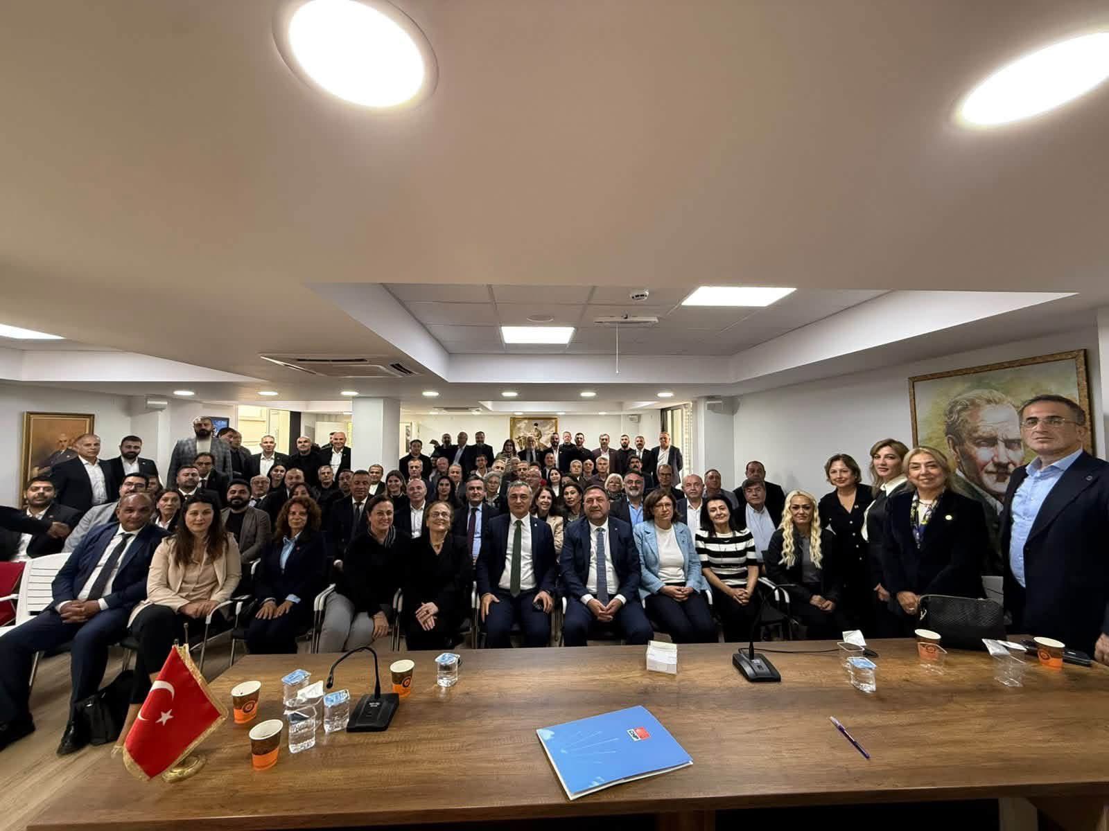 CHP İzmir'de meclis üyeleri zirvesi!