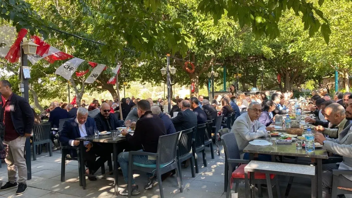 İzmir'den Net Mesaj Kaleleri Teslim Etmeyeceğiz (2)