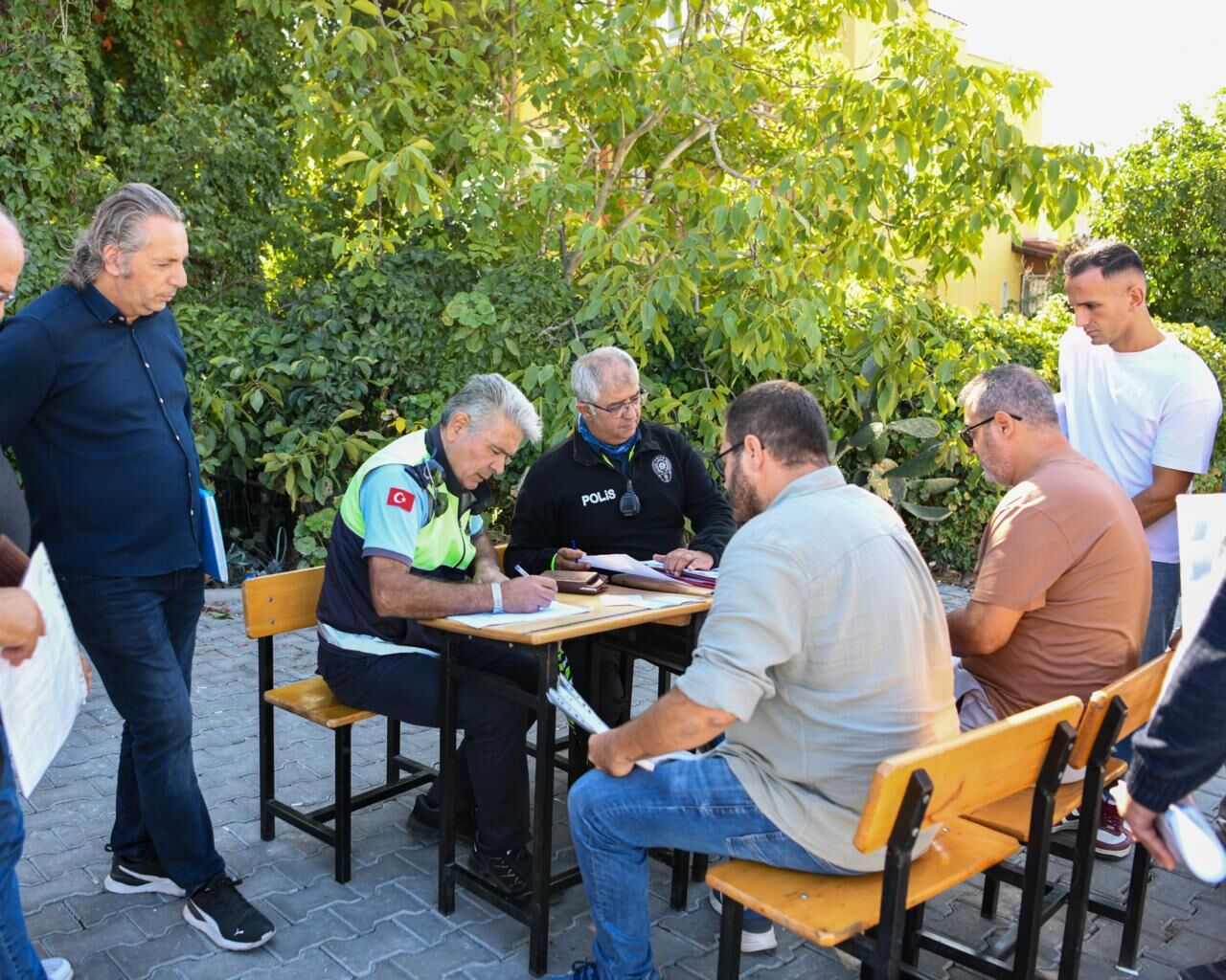 Kuşadasi’nda Okul Servi̇sleri̇ Siki Deneti̇mden Geçi̇ri̇ldi̇ (10)