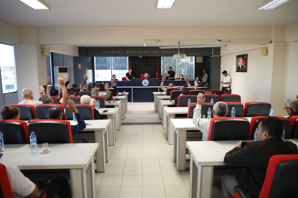 Menderes'in 3,3 milyarlık bütçesine onay!