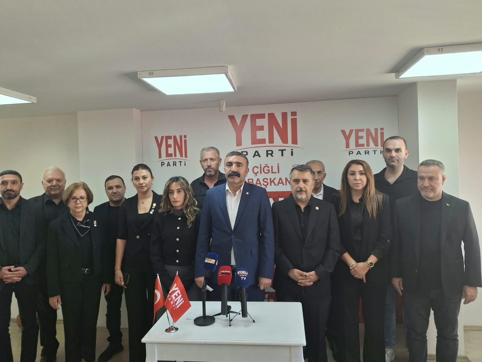 Çiğli'de iki meclis üyesi disiplinlik!