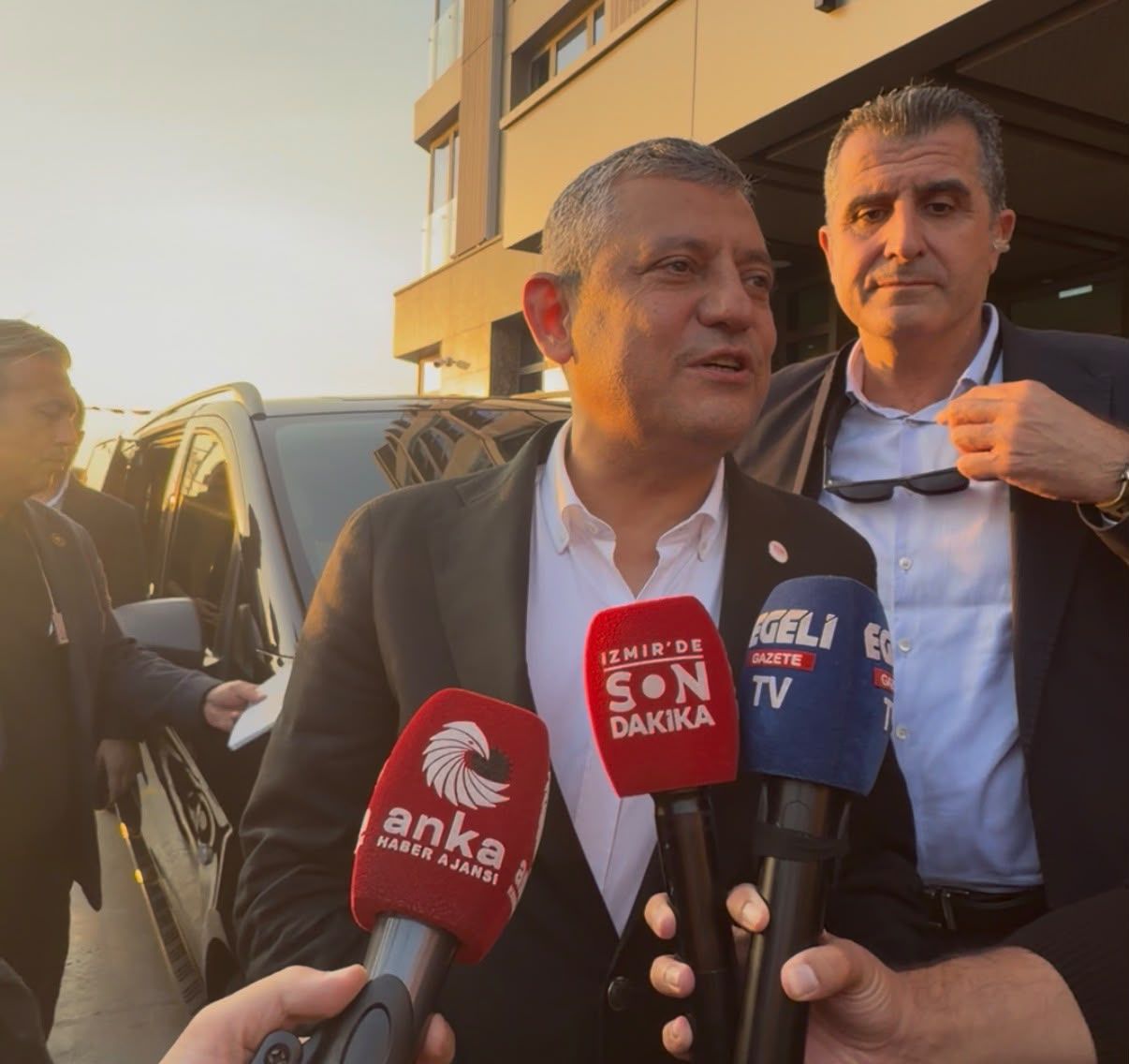 Özel’den kente yakın markaj: “Artık İzmir’in 10 milletvekili var”