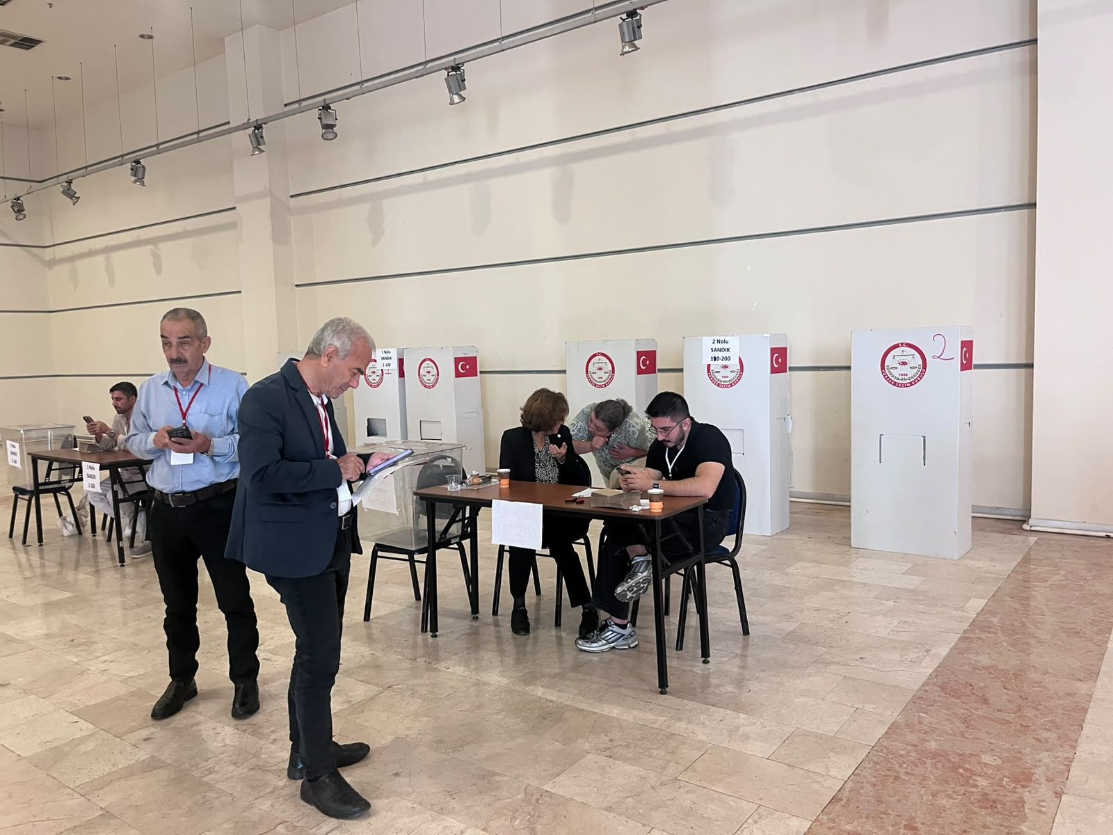 Yeni Parti İzmir il kongresinde liste krizi!