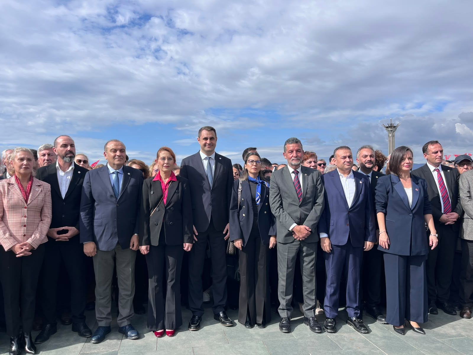 YENİ Parti'nin etkinliğinde şok: Cemil Tugay elektriği kestirtti!